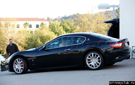 Бритни покупает автомобиль в Беверли Хиллз25.jpg(Бритни Спирс, Britney Spears)
