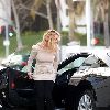 Бритни покупает автомобиль в Беверли Хиллз