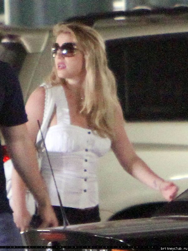 Бритни с семьей посещает офис в Лос-Анджелесе17.jpg(Бритни Спирс, Britney Spears)