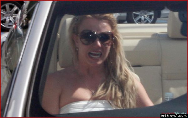 Бритни и Джейсон в Беверли Хиллз16.jpg(Бритни Спирс, Britney Spears)
