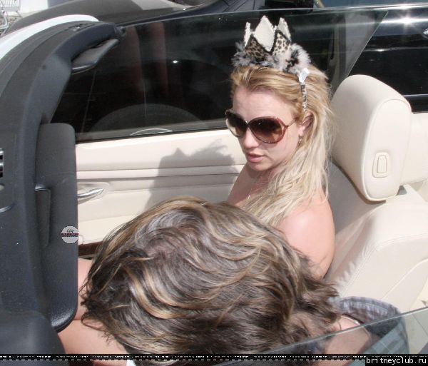 Бритни и Джейсон в Беверли Хиллз62.jpg(Бритни Спирс, Britney Spears)