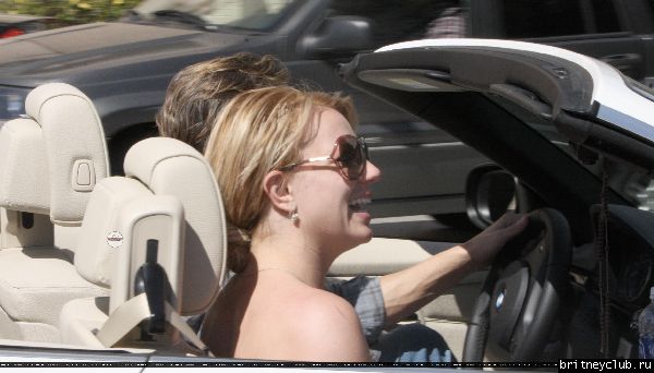 Бритни и Джейсон в Беверли Хиллз67.jpg(Бритни Спирс, Britney Spears)