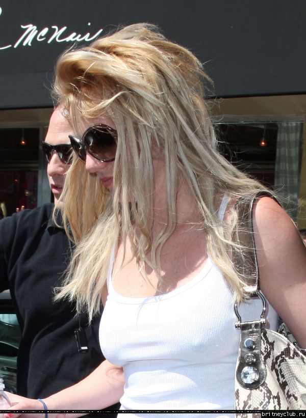 Бритни на шоппинге в Западном Голливуде47.jpg(Бритни Спирс, Britney Spears)