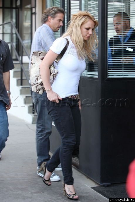 Бритни и Джейсон посещают ресторан Bandera 13.jpg(Бритни Спирс, Britney Spears)