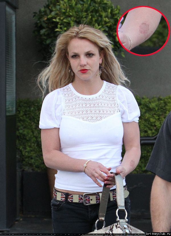 Бритни и Джейсон посещают ресторан Bandera 70.jpg(Бритни Спирс, Britney Spears)