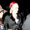 Бритни покидает ресторан Dolce