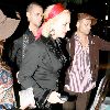 Бритни покидает ресторан Dolce