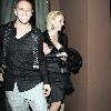 Бритни покидает ресторан Dolce