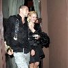 Бритни покидает ресторан Dolce
