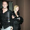 Бритни покидает ресторан Dolce