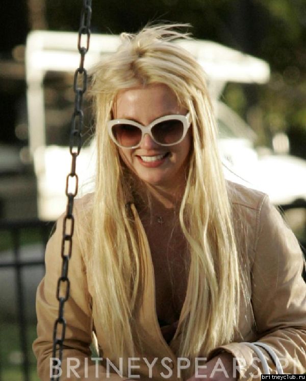 Бритни и Шон на детской площадке10.jpg(Бритни Спирс, Britney Spears)