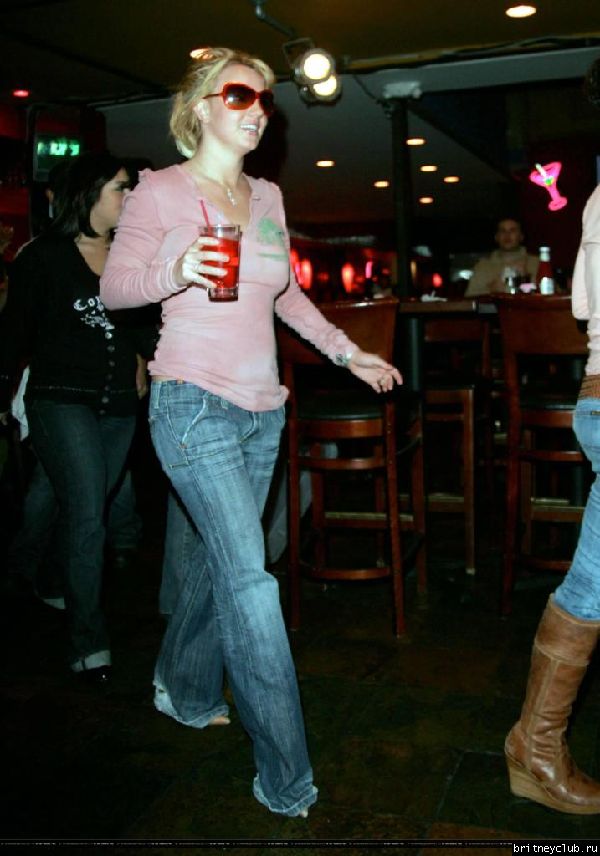 Бритни в Западном Голливуде51.jpg(Бритни Спирс, Britney Spears)