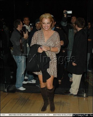 Бритни в зоомагазине37.jpg(Бритни Спирс, Britney Spears)