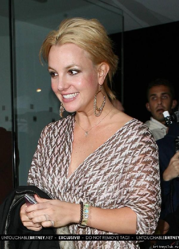 Бритни в зоомагазине48.jpg(Бритни Спирс, Britney Spears)