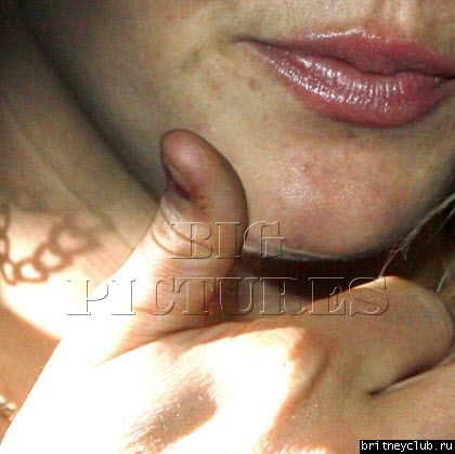 Бритни в зоомагазине60.jpg(Бритни Спирс, Britney Spears)