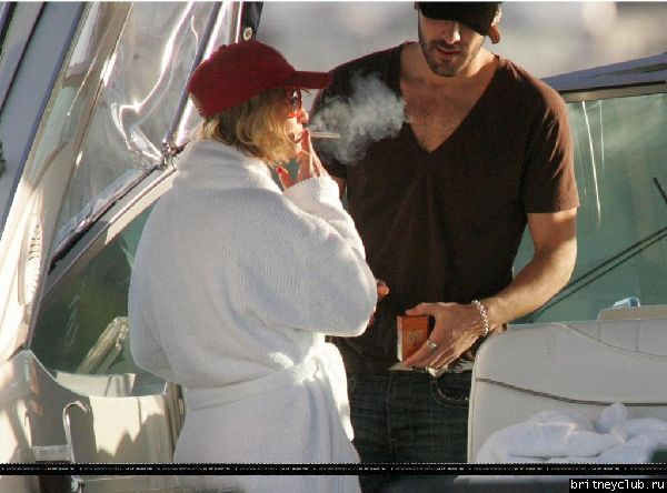 Бритни отдыхает в Санта-Монике21.jpg(Бритни Спирс, Britney Spears)
