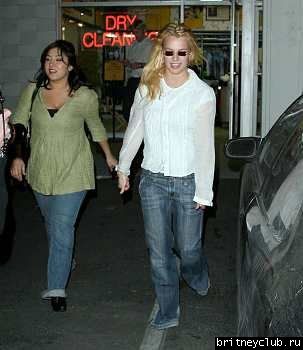 Бритни с друзьями в Беверли Хиллз14.jpg(Бритни Спирс, Britney Spears)