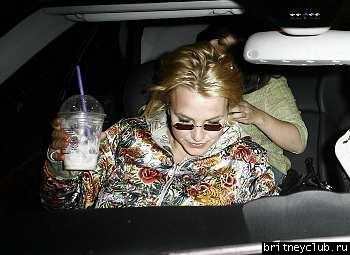 Бритни с друзьями в Беверли Хиллз17.jpg(Бритни Спирс, Britney Spears)