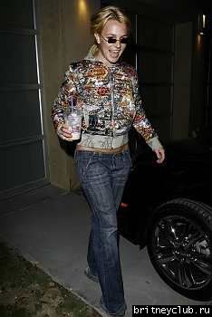 Бритни с друзьями в Беверли Хиллз40.jpg(Бритни Спирс, Britney Spears)