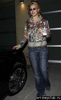Бритни с друзьями в Беверли Хиллз61.jpg(Бритни Спирс, Britney Spears)