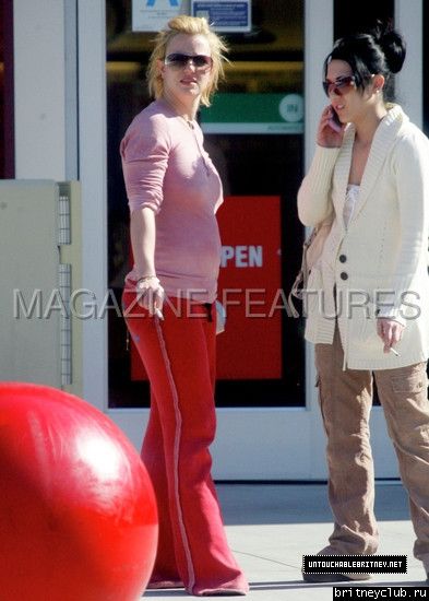 Бритни делает покупки в магазине Target04.jpg(Бритни Спирс, Britney Spears)