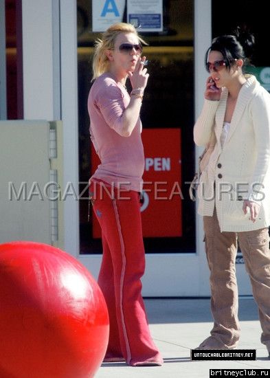 Бритни делает покупки в магазине Target05.jpg(Бритни Спирс, Britney Spears)
