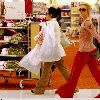 Бритни делает покупки в магазине Target
