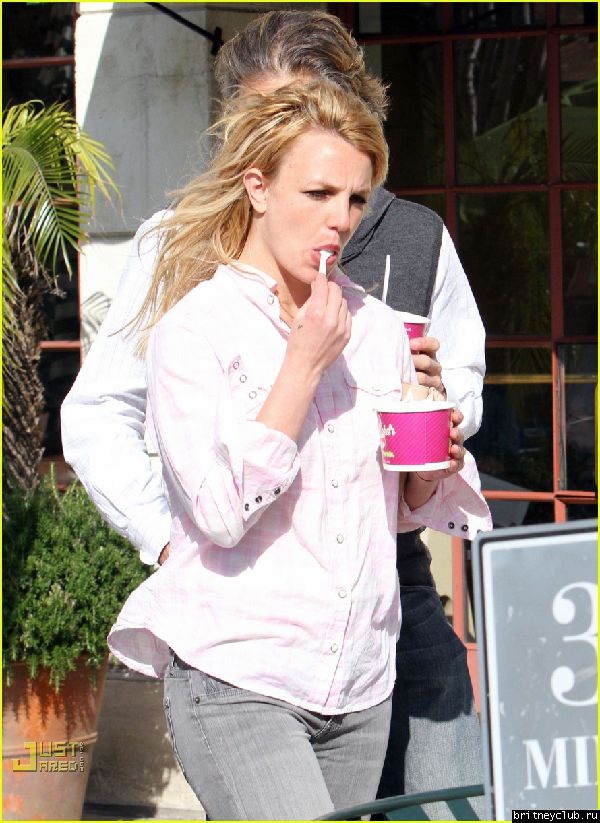 Бритни проводит время с Джейсоном09.jpg(Бритни Спирс, Britney Spears)