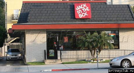 Бритни посещает Jack In The Box16.jpg(Бритни Спирс, Britney Spears)