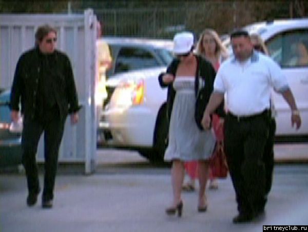 Бритни посещает церковь в Pacific Palisades08.jpg(Бритни Спирс, Britney Spears)