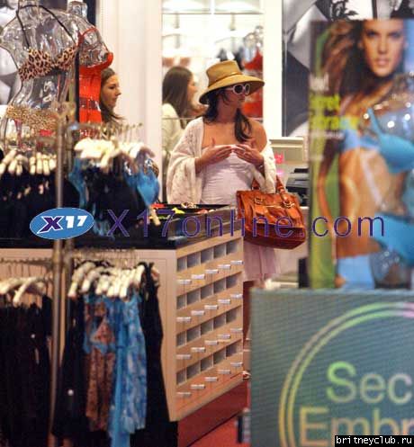 Бритни посещает клинику Century City09.jpg(Бритни Спирс, Britney Spears)