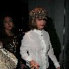 Бритни уезжает из ресторана Ruth