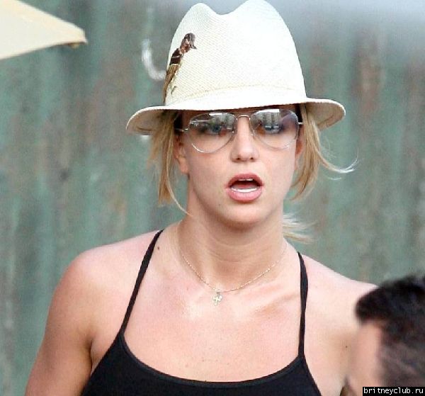 Бритни в Беверли Хиллз04.jpg(Бритни Спирс, Britney Spears)