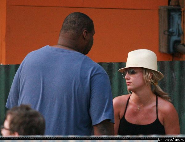 Бритни в Беверли Хиллз21.jpg(Бритни Спирс, Britney Spears)