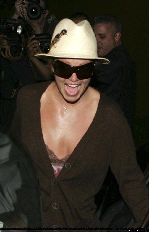Бритни посещает салон Epitome Spa07.jpg(Бритни Спирс, Britney Spears)