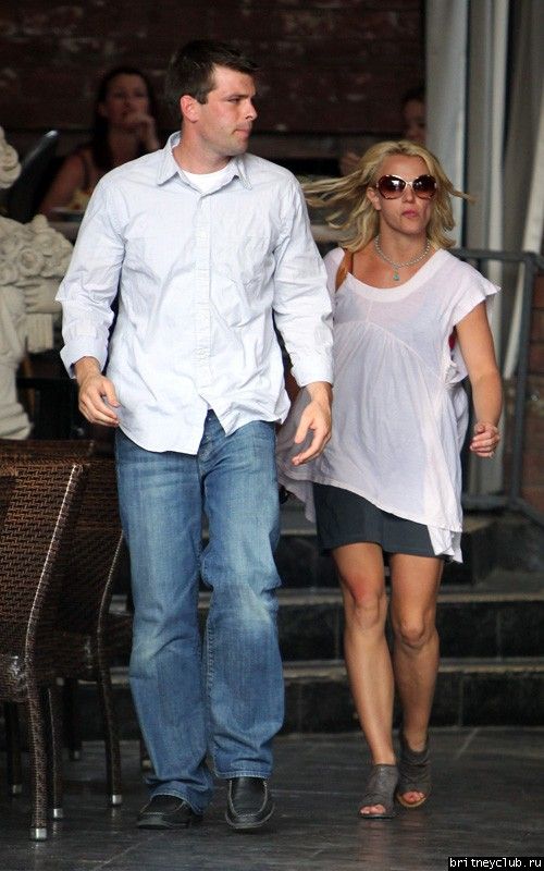 Бритни на шоппинге в Лос-Анджелесе17.jpg(Бритни Спирс, Britney Spears)