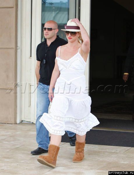 Бритни на шоппинге в Вествуде23.jpg(Бритни Спирс, Britney Spears)
