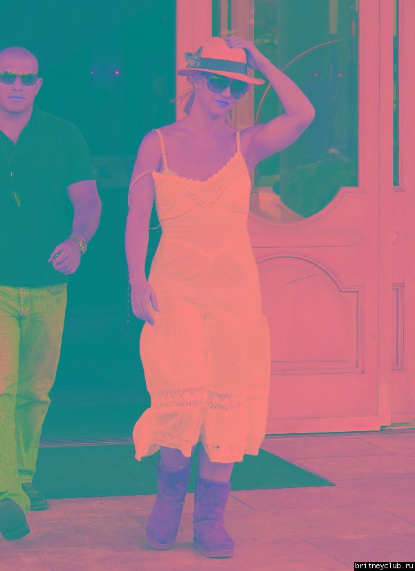 Бритни на шоппинге в Вествуде31.jpg(Бритни Спирс, Britney Spears)