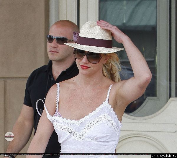 Бритни на шоппинге в Вествуде50.jpg(Бритни Спирс, Britney Spears)