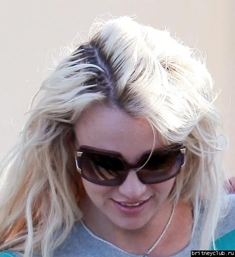 Бритни с семьей в Калабасасе22.jpg(Бритни Спирс, Britney Spears)