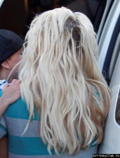 Бритни с семьей в Калабасасе29.jpg(Бритни Спирс, Britney Spears)
