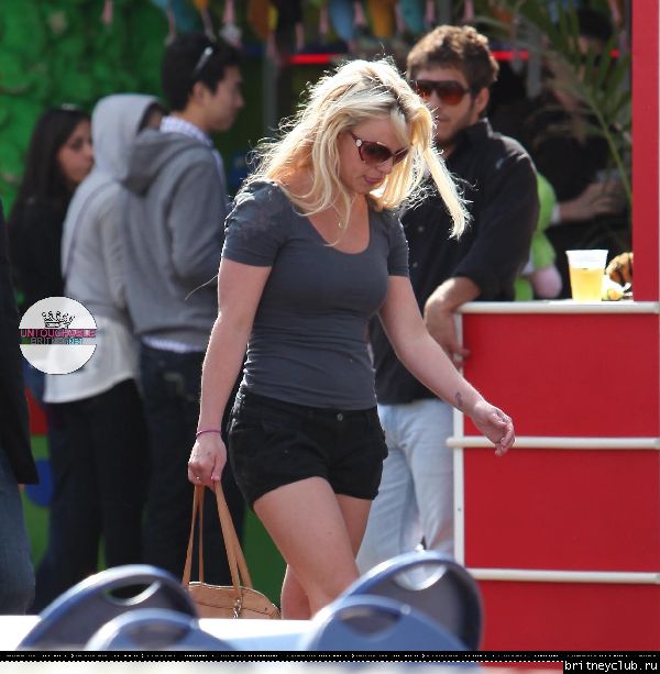 Бритни с детьми в Луна-Парке15.jpg(Бритни Спирс, Britney Spears)