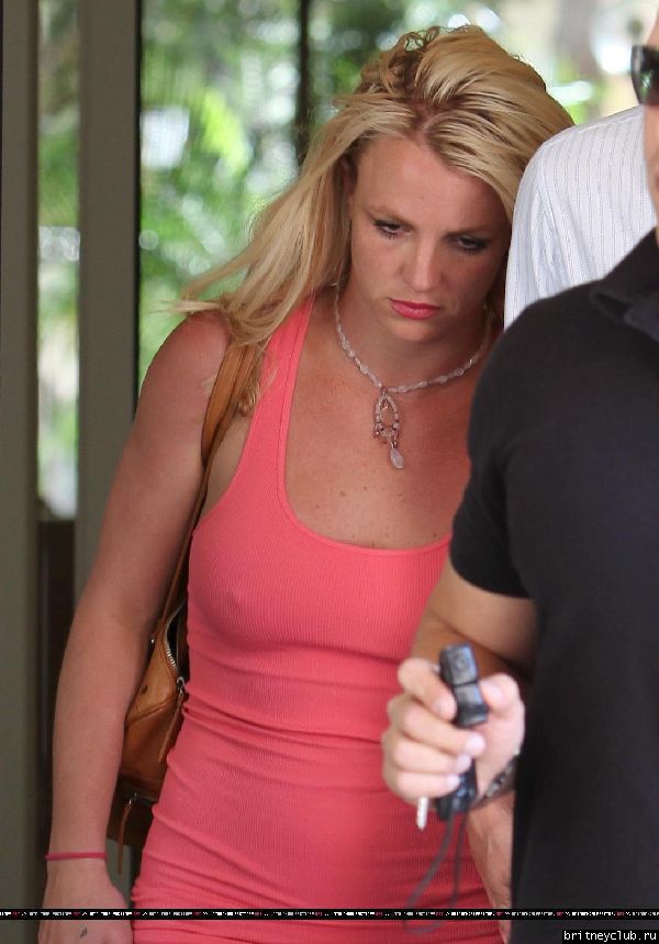 Бритни и Джейсон в Калабасасе31.jpg(Бритни Спирс, Britney Spears)