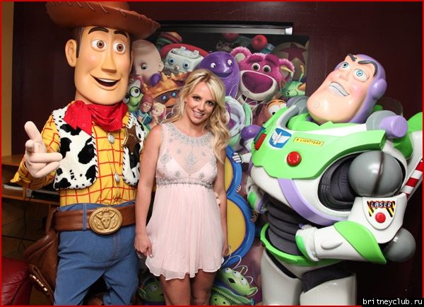 Бритни на премьере "История Игрушек 3"2.jpg(Бритни Спирс, Britney Spears)