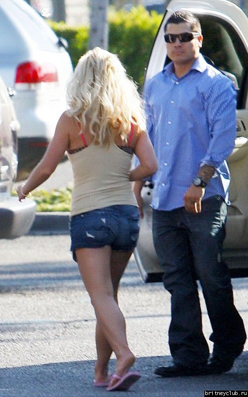 Бритни покидает Starbucks20.jpg(Бритни Спирс, Britney Spears)
