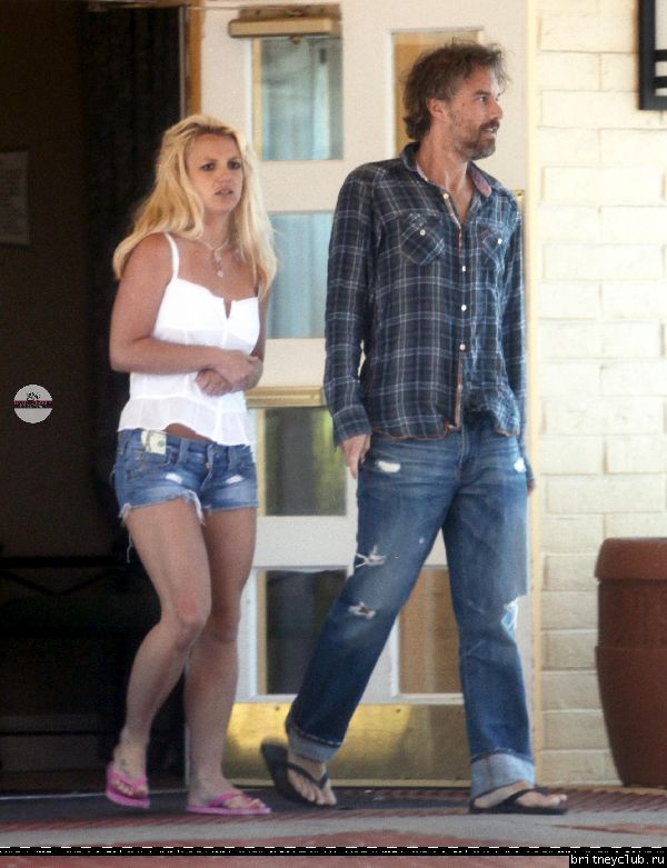 Бритни и Джейсон в Санта Барбаре10.jpg(Бритни Спирс, Britney Spears)