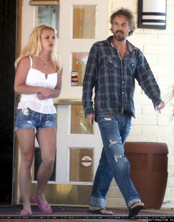 Бритни и Джейсон в Санта Барбаре11.jpg(Бритни Спирс, Britney Spears)