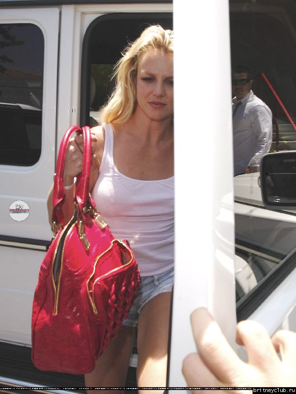 Бритни посещает магазин Williams Sonoma28.jpg(Бритни Спирс, Britney Spears)