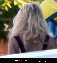 Бритни с семьей в школе Reseda High School5.jpg(Бритни Спирс, Britney Spears)