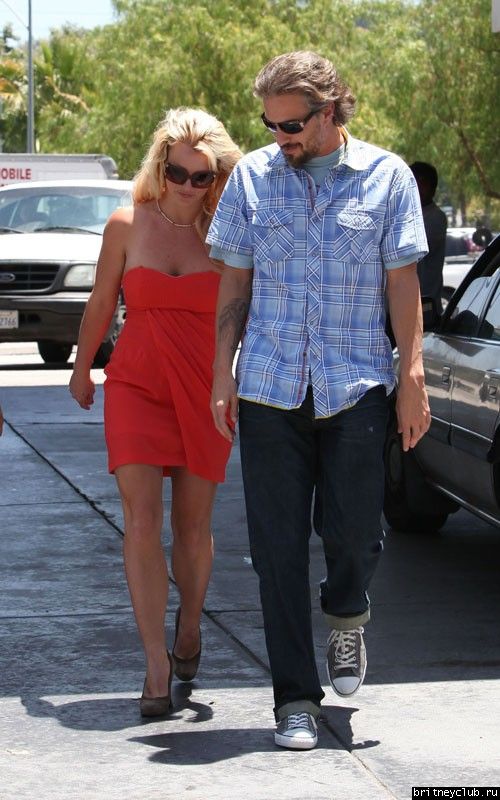 Бритни и Джейсон в Пасадина005.jpg(Бритни Спирс, Britney Spears)